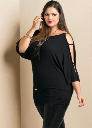 Blusa Plus Size com Abertura nas Mangas Preta