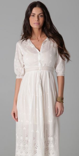 Vestido branco e longo de verão